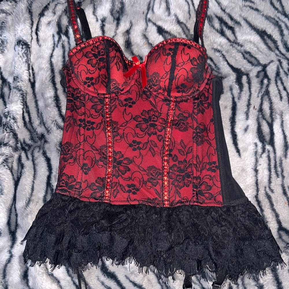 Black n red corset
